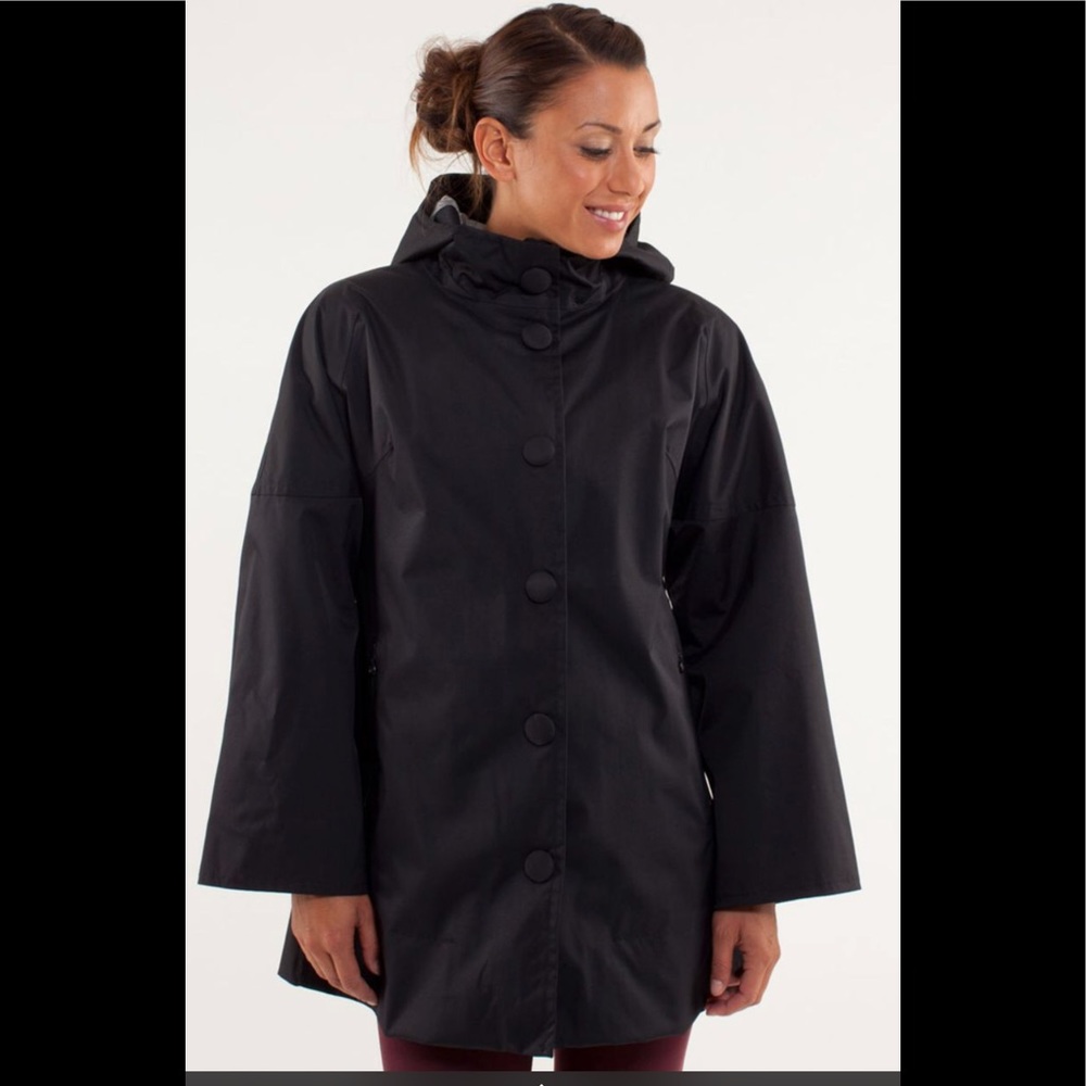 GUC Lululemon 3X a lady Rain Shell black jacket